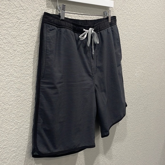 Toes on the Nose lined shorts - Picture 4 of 8